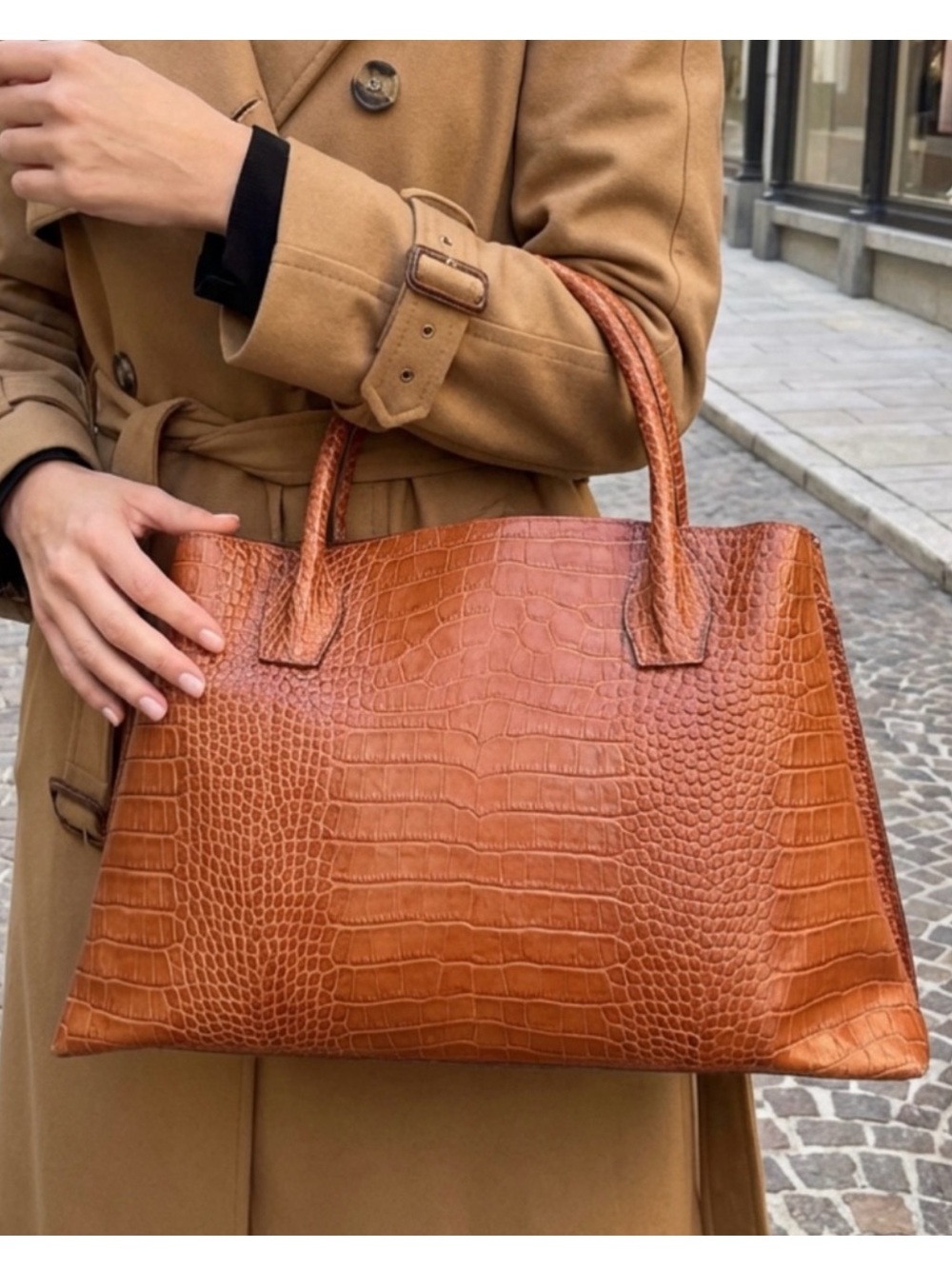 Made in Italy - Structured genuine leather Croc-Embossed Tote Bag in Cognac